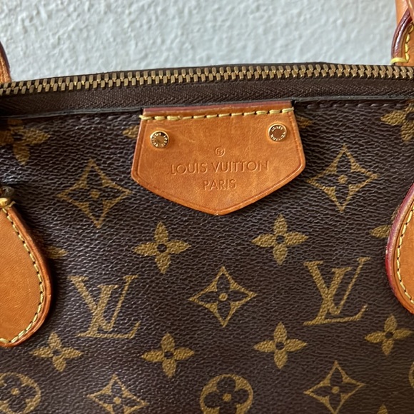 Louis Vuitton Monogram LV Turenne - Picture 2 of 16